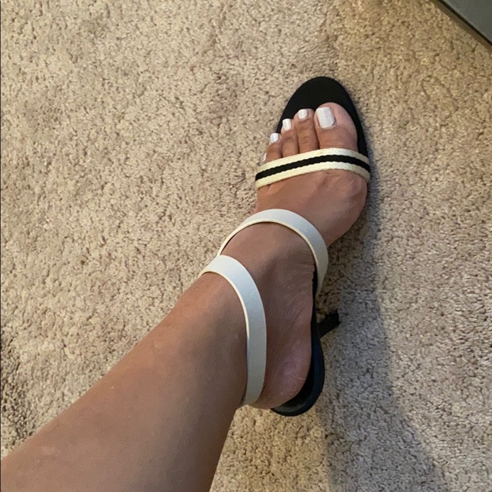 Gucci ankle strappy 3.5 inch heels